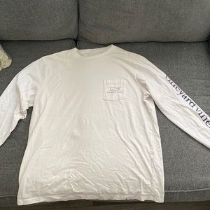 Vineyard vines mens large longsleeve shirt alight blemishes pictured